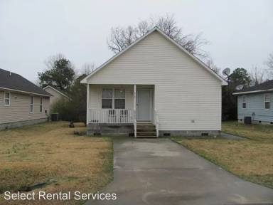 Main picture of 212 Oak Grove Ave
