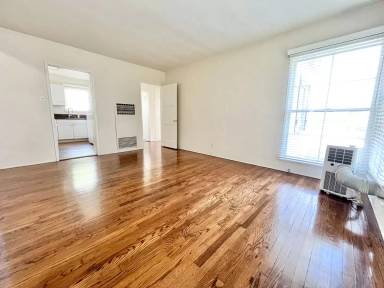 Main picture of 4510-4512 E 15th St