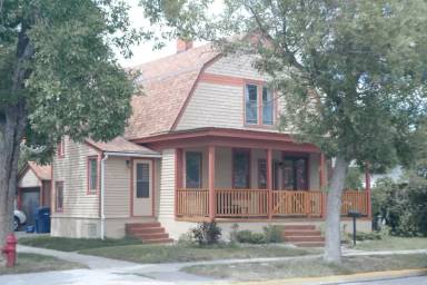 Main picture of 228 W Front St