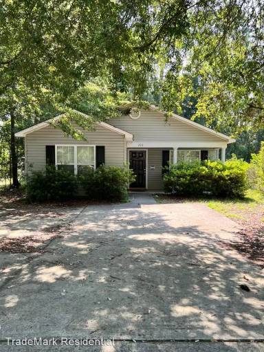 Main picture of 223 Charter Dr