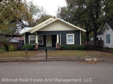 Main picture of 303 S Elm St