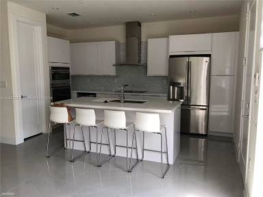 Main picture of 6500 SW 105th Ct