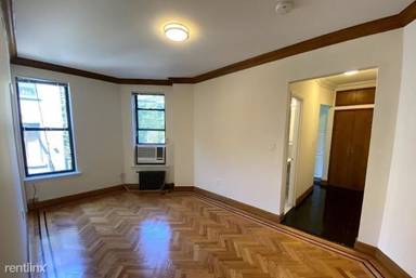 Main picture of 310 E 19th St