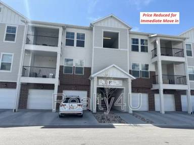 Main picture of Lakefront at Vineyard Town Center