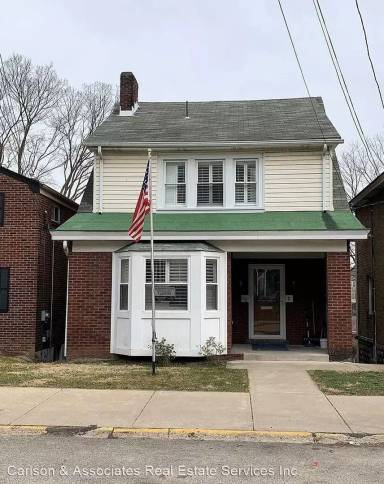 Main picture of 225 Hallock St