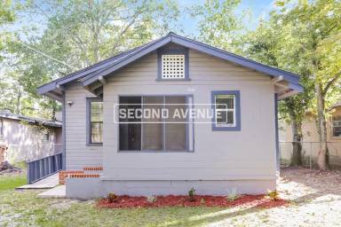 Main picture of 2020 W 6th St