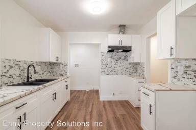 Main picture of 1607 W 69th St