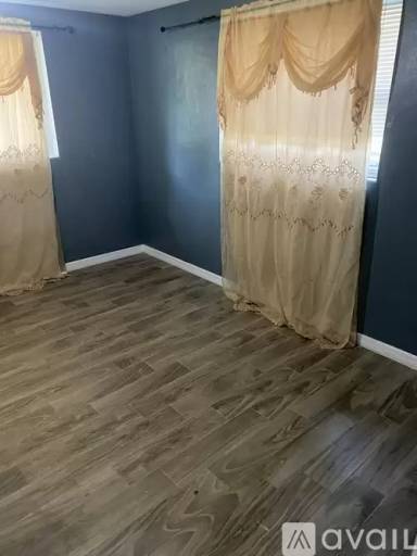 Main picture of 20 W Murray St