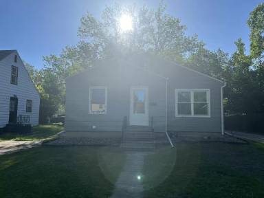 Main picture of 1525 10th St N