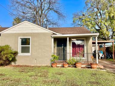 Main picture of 2137 Raymond Ave