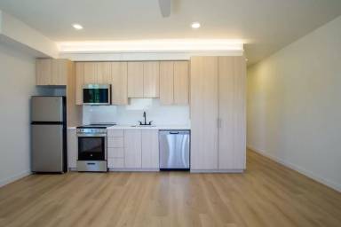 Main picture of 6375 N Lombard St
