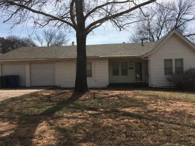 Main picture of 1020 E Hurd St