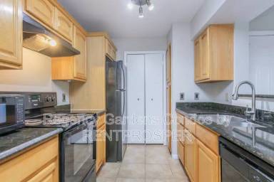 Main picture of Regency Gardens Condos