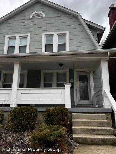 Main picture of 280 E Woodrow Ave