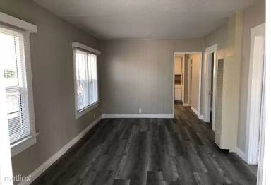 Main picture of 4033 Menlo Ave