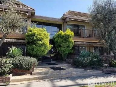 Main picture of 2852 Sawtelle Blvd
