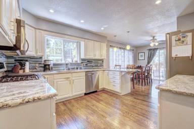 Main picture of 2037 Paint Pony Ln