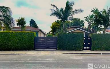 Main picture of 2226 S Ridgeley Dr