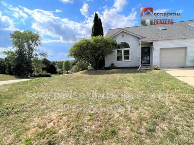 Main picture of 889 S Imperial Dr