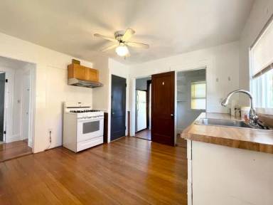 Main picture of 114 Hollis Ave