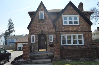 Main picture of 2647 Greenway St