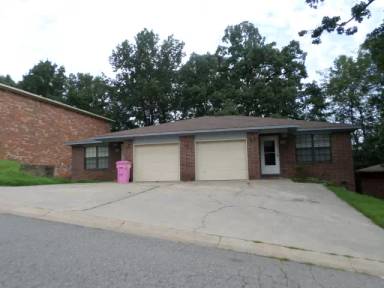 Main picture of 312 W 16th Ct