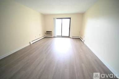 Main picture of 385 Massachusetts Ave