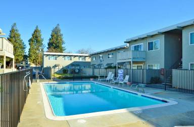 Main picture of 38771 Bell St