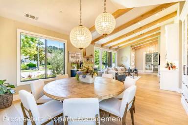 Main picture of 614 Serpentine Ct
