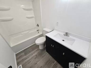 Main picture of 800 Goodman St