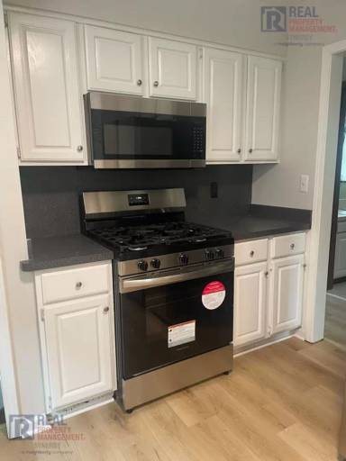 Main picture of 22701 Gregory St