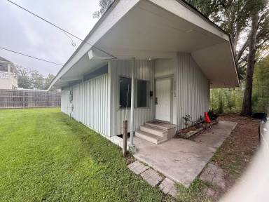 Main picture of 502 N General Pershing St