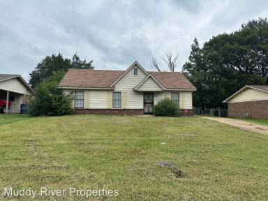 Main picture of 3450 Mayfair Dr