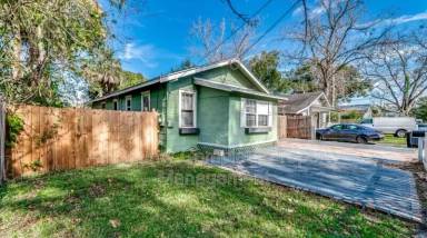 Main picture of 2749 Gilmore St
