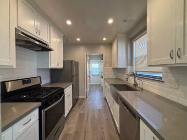 Main picture of 829 S 2nd St