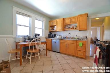 Main picture of 219 N Harvard St