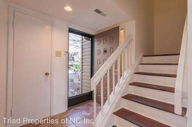 Main picture of 217 Village Ln