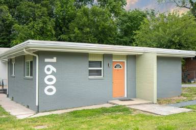 Main picture of 1600 N Alston Ave