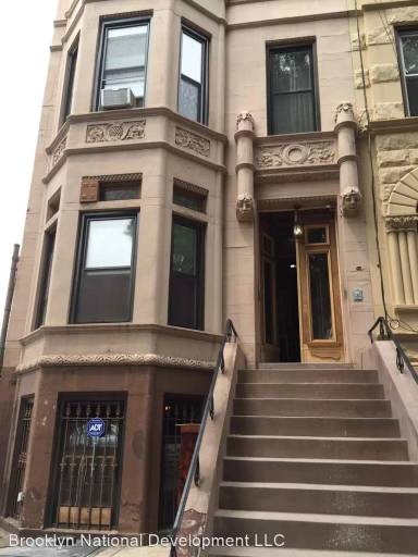 Main picture of 65 Macon St