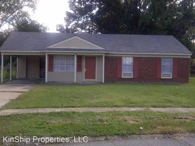 Main picture of 723 Holiday Dr