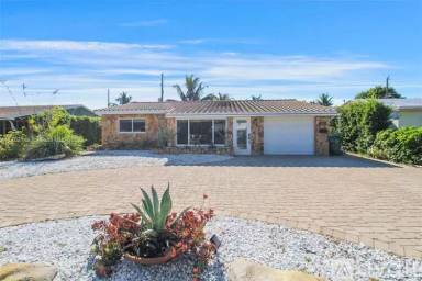 Main picture of 360 NE 42nd St