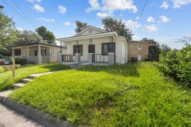Main picture of 132 Jenks St