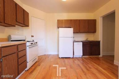 Main picture of 428-438 W Belden Ave