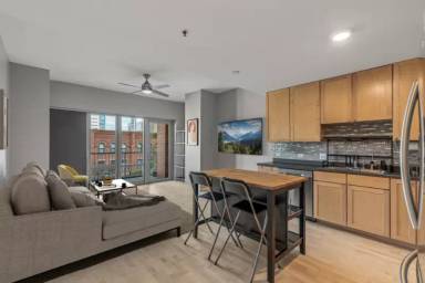 Main picture of Skyscape Condominiums