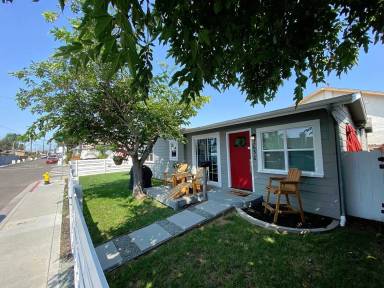 Main picture of 3656 Polk Ave