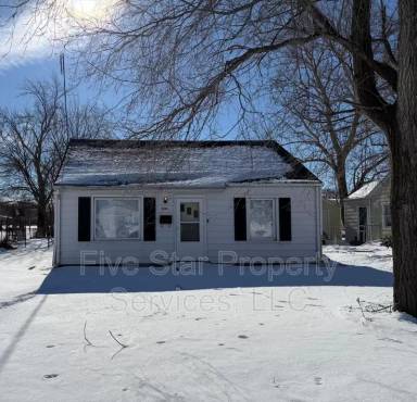 Main picture of 3036 Louise Ln