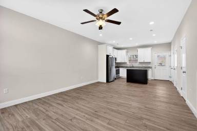Main picture of 1445 Stuart Ave NW