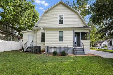 Main picture of 215 Eldridge Ave