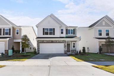 Main picture of Triple Crown Community