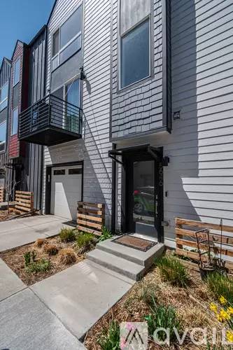 Main picture of 5606 W 10th Pl